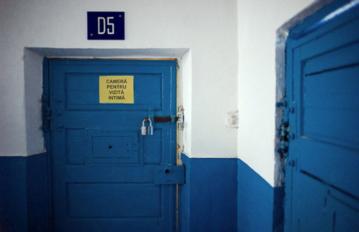 Rooms Where Romanian Prison Inmates Have Conjugal Visits (20 pics)