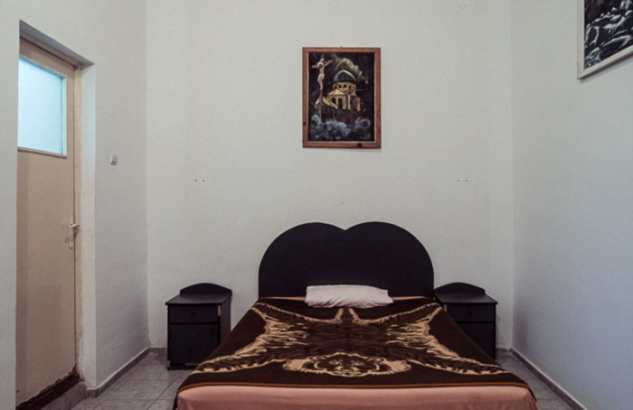 Rooms Where Romanian Prison Inmates Have Conjugal Visits (20 pics)