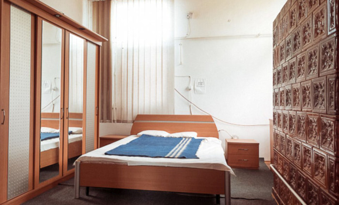 Rooms Where Romanian Prison Inmates Have Conjugal Visits (20 pics)