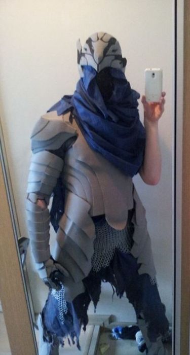 This Artorias Cosplay Is Extreme (11 pics)