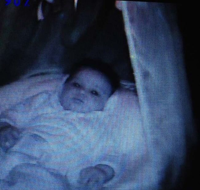 Sometimes Baby Monitors Capture The Creepiest Moments (13 pics)