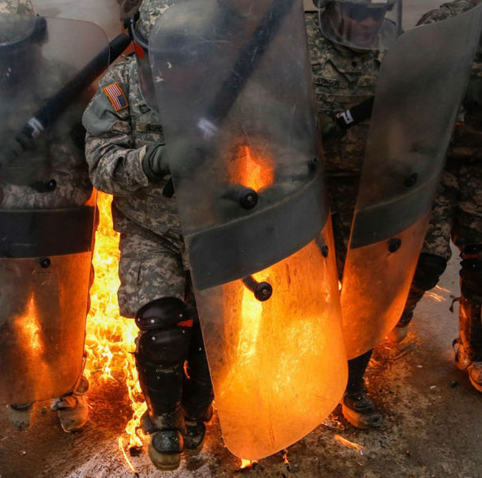 Military Units Face A Real Fire Fight While Training (25 pics)