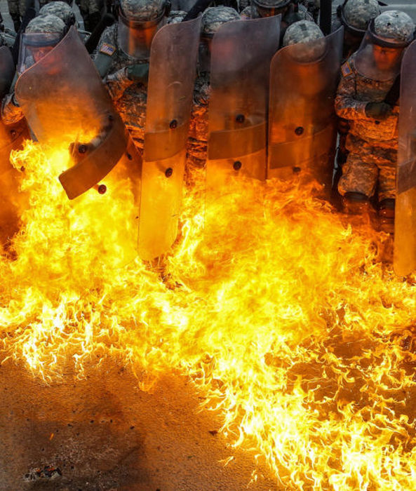 Military Units Face A Real Fire Fight While Training (25 pics)