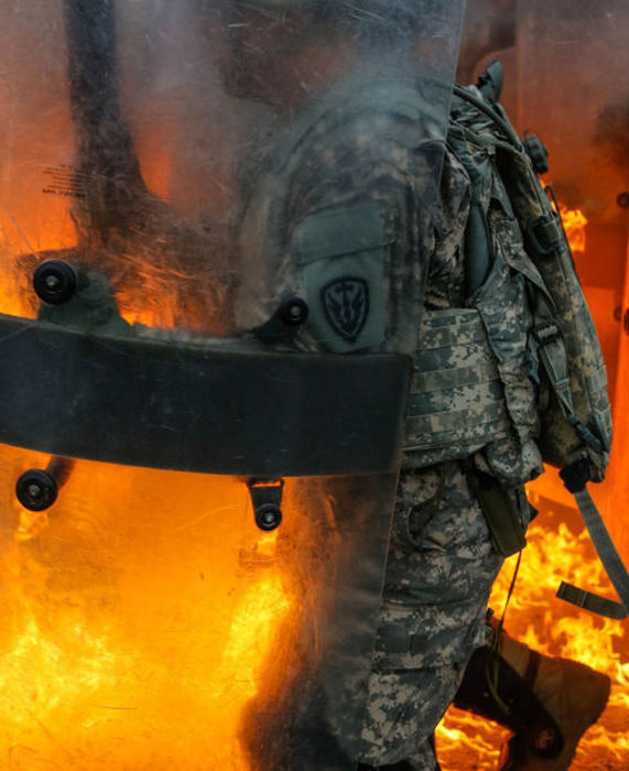 Military Units Face A Real Fire Fight While Training (25 pics)