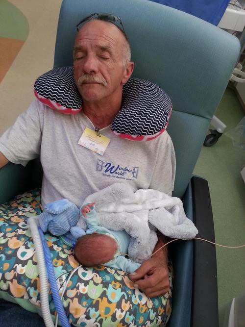 The Man Who Found Out He Was Going To Be A Grandpa Is Finally A Grandpa (9 pics)