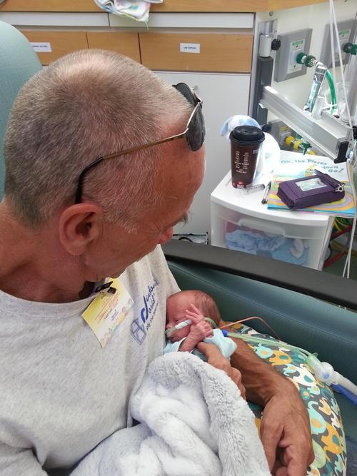 The Man Who Found Out He Was Going To Be A Grandpa Is Finally A Grandpa (9 pics)