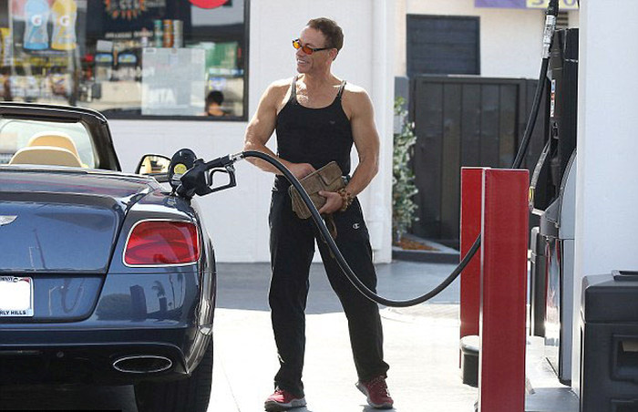 Jean-Claude Van Damme Is Still Jacked At Age 54 (7 pics)