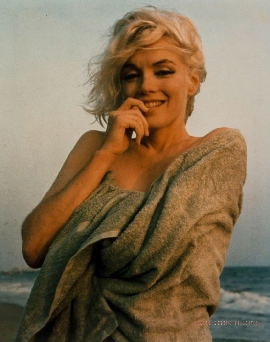 Vintage Pictures From Marilyn Monroe's Last Photo Shoot (8 pics)