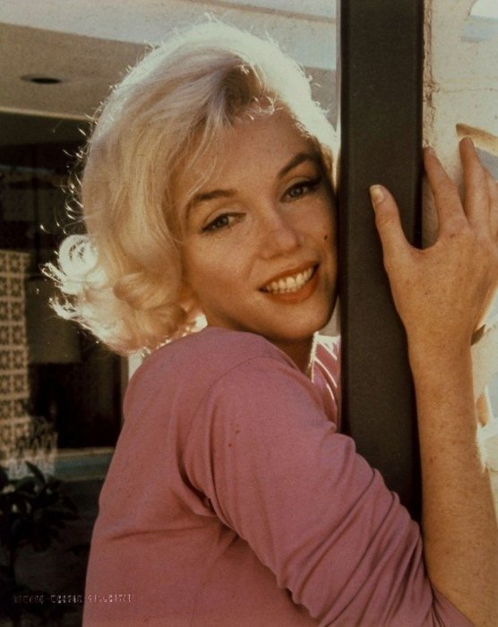 Vintage Pictures From Marilyn Monroe's Last Photo Shoot (8 pics)