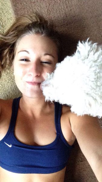 You're Going To Want To Hit The Gym After Seeing These Girls In Sports Bras (38 pics)