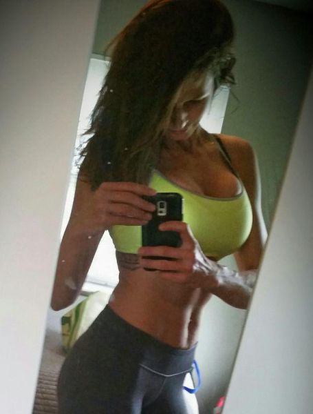 You're Going To Want To Hit The Gym After Seeing These Girls In Sports Bras (38 pics)