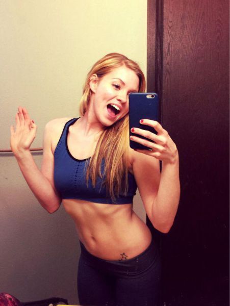 You're Going To Want To Hit The Gym After Seeing These Girls In Sports Bras (38 pics)