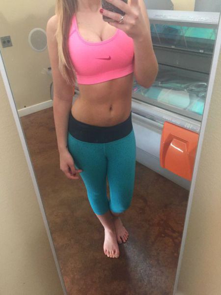 You're Going To Want To Hit The Gym After Seeing These Girls In Sports Bras (38 pics)