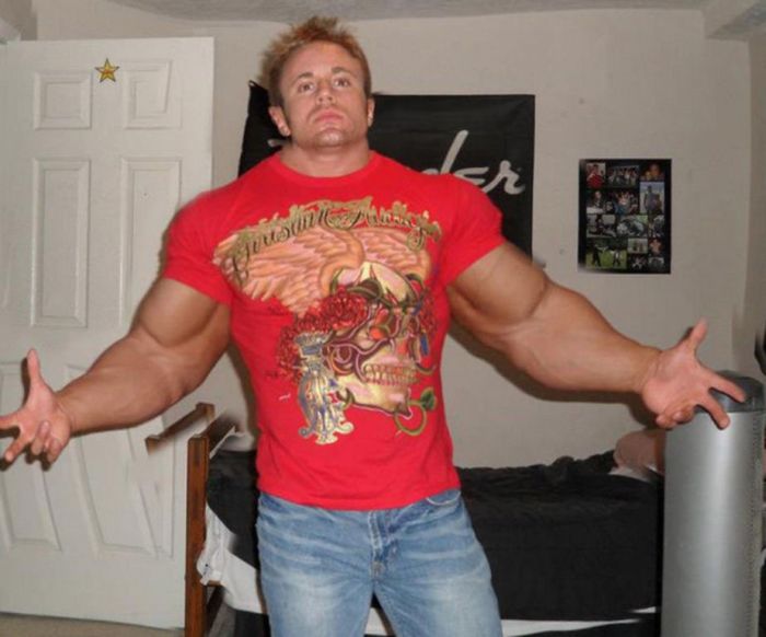 Photoshopped Muscle Fails That Aren't Fooling Anyone (14 pics)