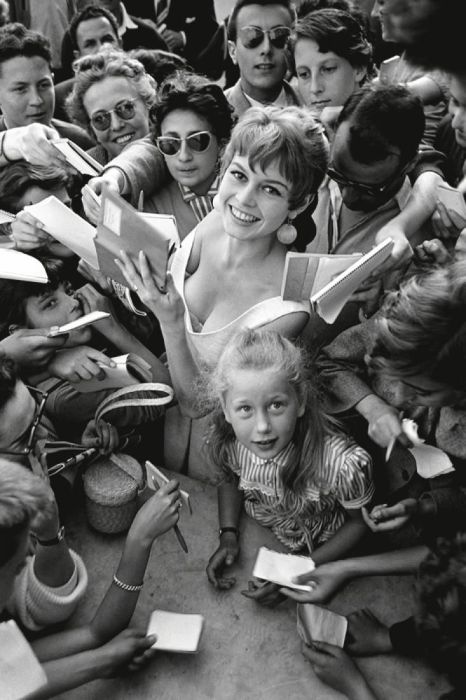 Fun Photos Of Fascinating And Famous People Throughout History (22 pics) Fun Photos Of Fascinating And Famous People Throughout History (22 pics)