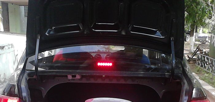 How Turn Your Car's Trunk Pink (2 pics)