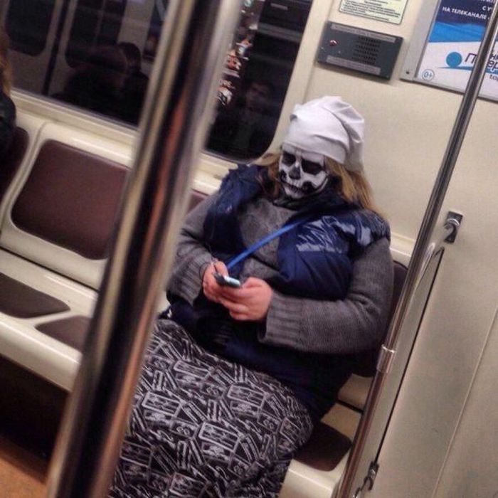 There's No Way To Explain What's Going On Here  (40 pics)