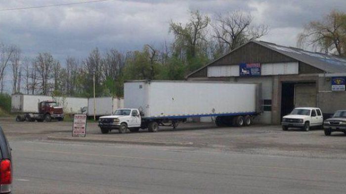 There's No Way To Explain What's Going On Here  (40 pics)