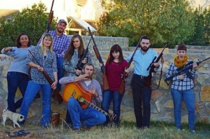 There's No Way To Explain What's Going On Here  (40 pics)