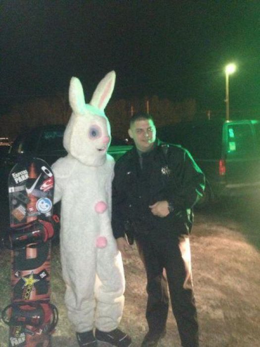 There's No Way To Explain What's Going On Here  (40 pics)