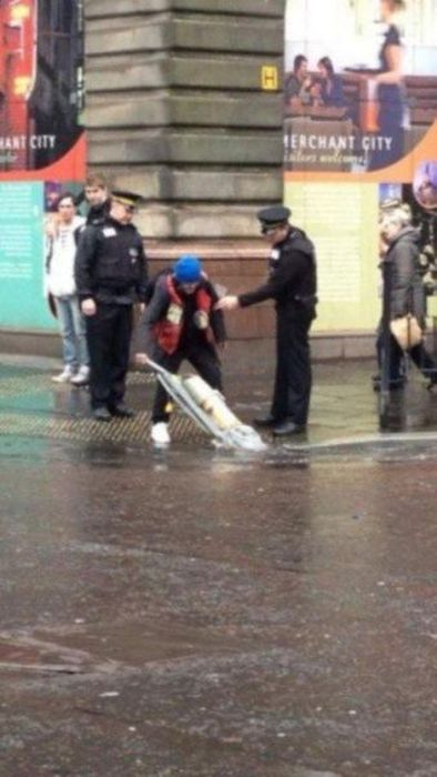 There's No Way To Explain What's Going On Here  (40 pics)