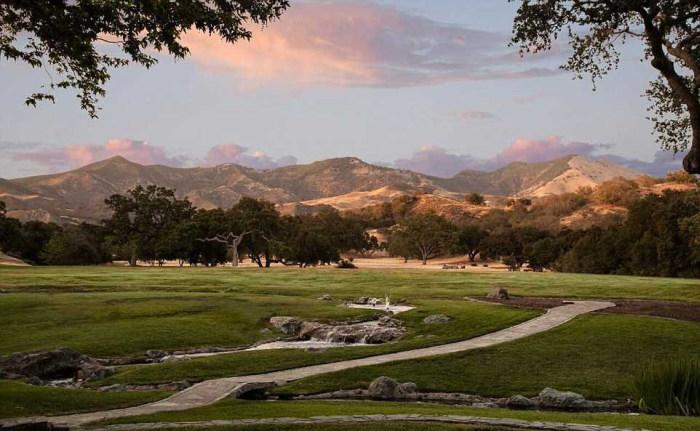 Michael Jackson's Neverland Ranch Is On The Market For $100 Million (21 pics)