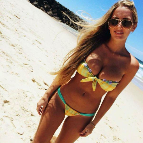 You're Going To Want To Join These Bikini Babes Out On The Beach  (54 pics)