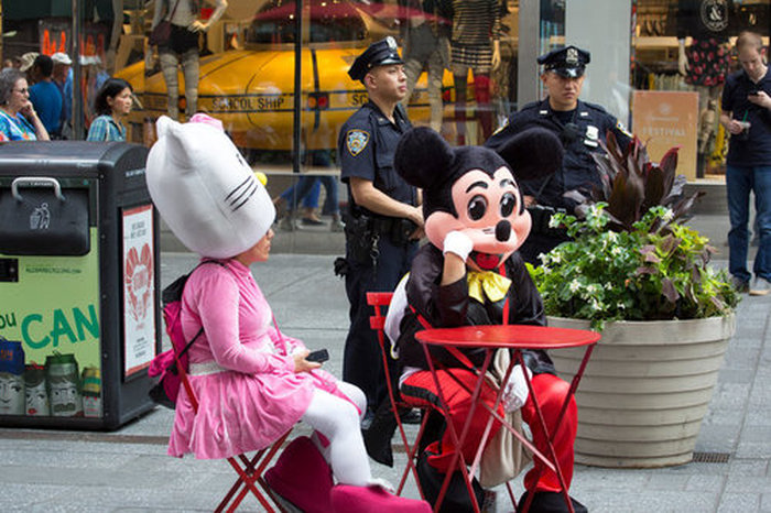 Costumed Characters Hanging Out In Public Doing Everyday Things (19 pics)