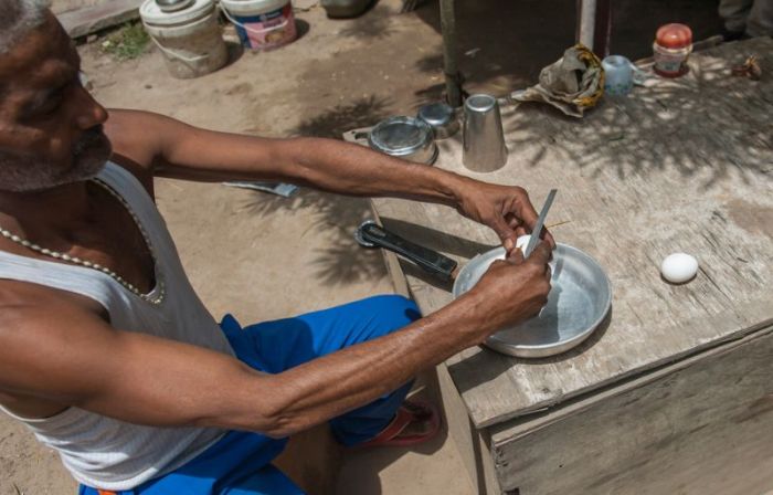 The Heat Is So Extreme In India You Can Cook Without Fire (5 pics)