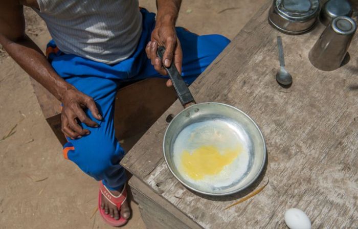 The Heat Is So Extreme In India You Can Cook Without Fire (5 pics)