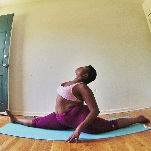 Plus Sized Woman Proves You Can Do Yoga With Any Body Type (13 pics)
