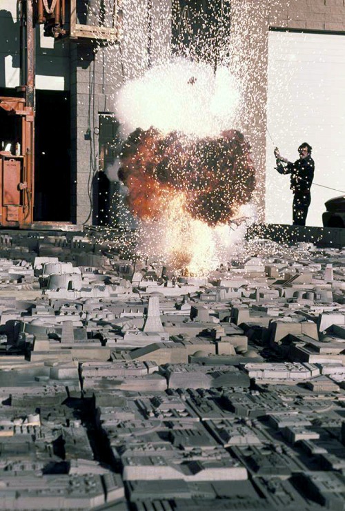 A Behind The Scenes Look At The Special Effects Of Star Wars (10 pics)