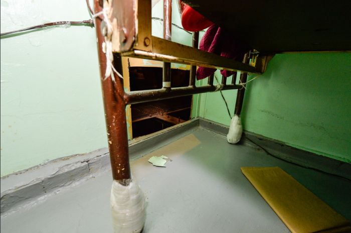 2 Convicted Murderers Escaped From Prison Using Power Tools (20 pics)