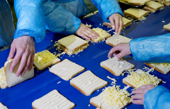 Britain's Biggest Sandwich Factory Makes Three Million Sandwiches A Week (21 pics)