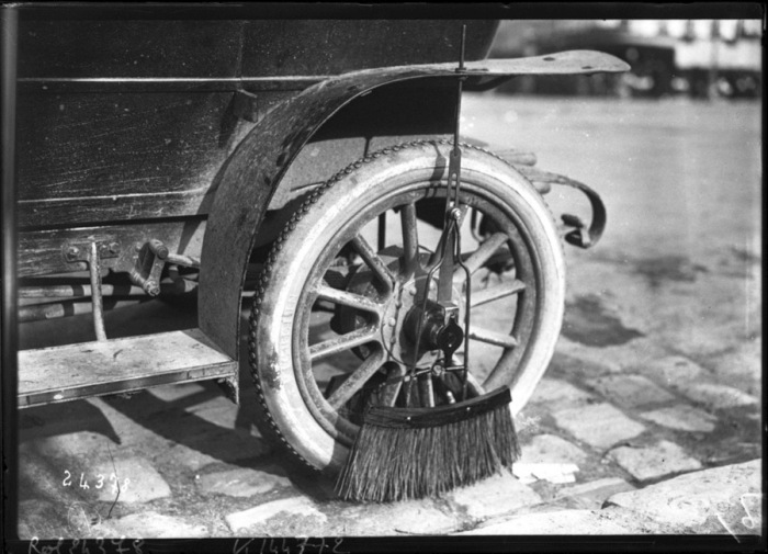 Mud Flaps Looked Very Different In 1912 (12 pics)