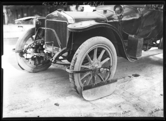 Mud Flaps Looked Very Different In 1912 (12 pics)