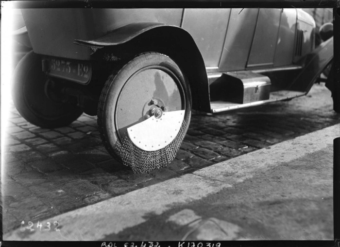 Mud Flaps Looked Very Different In 1912 (12 pics)