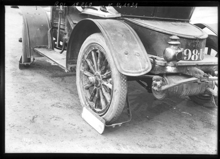 Mud Flaps Looked Very Different In 1912 (12 pics)