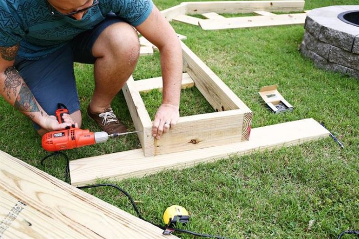 Man Builds Backyard Furniture For Only $125 (17 pics)