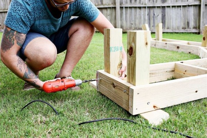 Man Builds Backyard Furniture For Only $125 (17 pics)