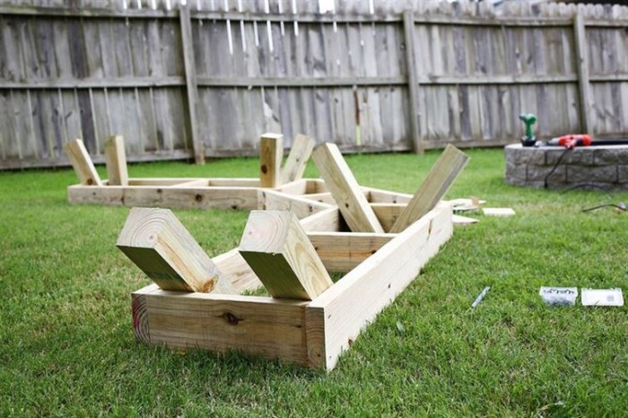 Man Builds Backyard Furniture For Only $125 (17 pics)