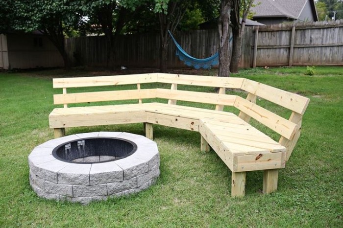 Man Builds Backyard Furniture For Only $125 (17 pics)