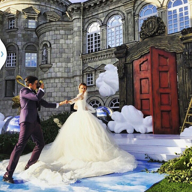 The #FollowMeTo Couple Take A Walk Down The Aisle At Their Own Wedding  (10 pics)