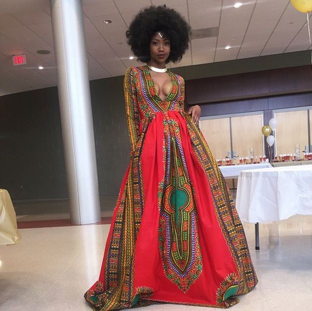 This Prom Queen Went Viral With Her Homemade Prom Dress (5 pics)