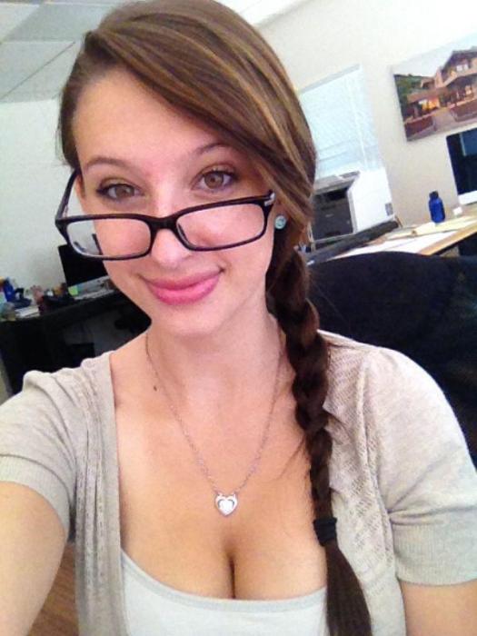Girls Get Bored at Work. Part 9 (32 pics)