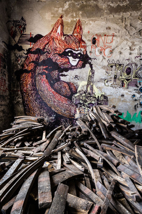 An Artist In Berlin Is Painting Monster Murals Inside Abandoned Buildings (19 pics)