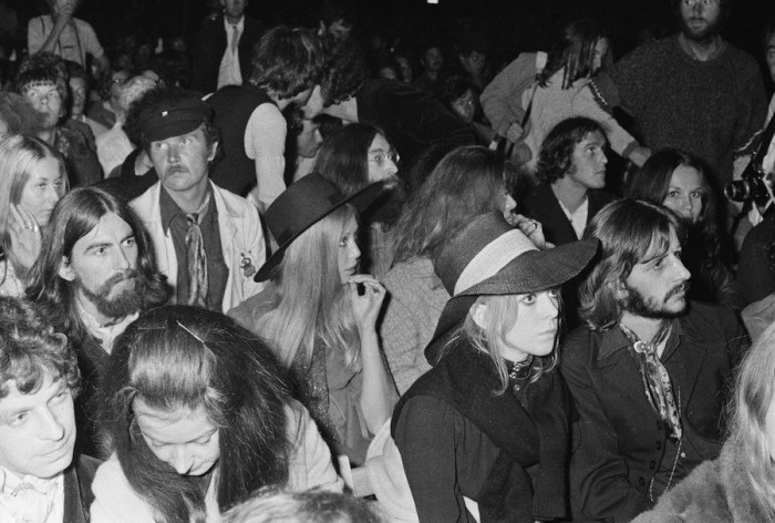 A Look Back At The Isle Of Wight Festival In The ’60s And ’70s (24 pics)