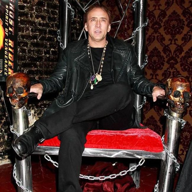 These Are All The Ridiculous Things That Nicolas Cage Blew His Money On (15 pics)