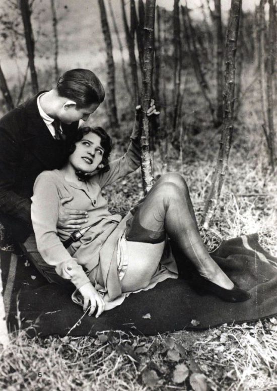 These Racy French Postcards Were Once Illegal In America (11 pics)