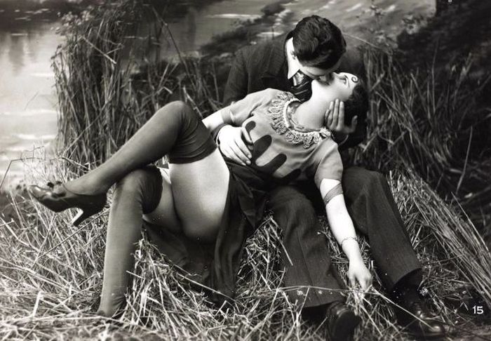 These Racy French Postcards Were Once Illegal In America (11 pics)